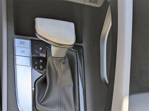 Used 2024 Hyundai Elantra SEL image 21