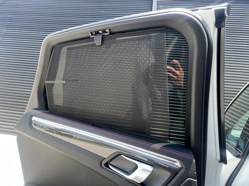 New 2025 Porsche Macan GTS image 32