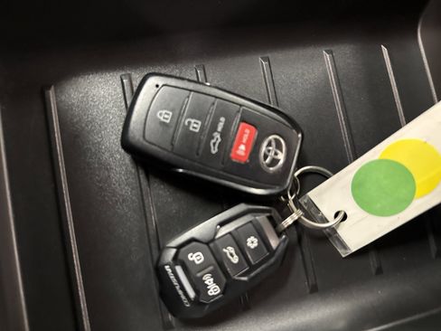 Used 2022 Toyota Tundra SR5 image 30