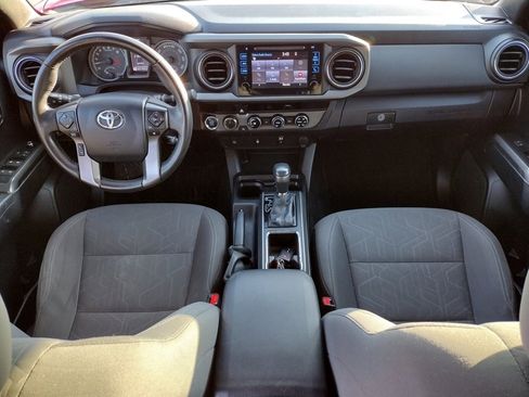 Used 2016 Toyota Tacoma SR image 13