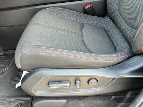 Used 2025 Honda Pilot Sport image 18