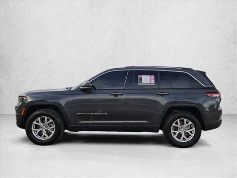 Used 2022 Jeep Grand Cherokee Limited AWD/4WD image 9