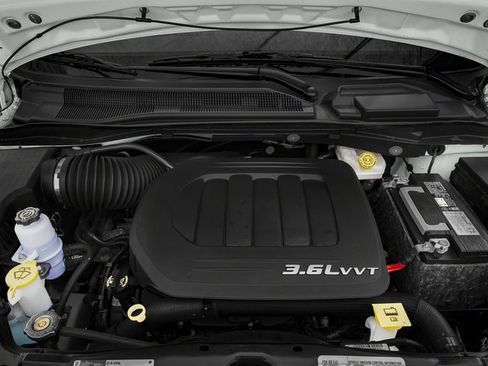 Used 2017 Dodge Grand Caravan GT FWD image 16