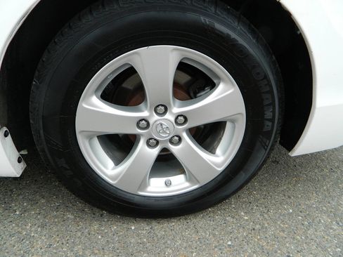 Used 2013 Toyota Sienna LE FWD image 23
