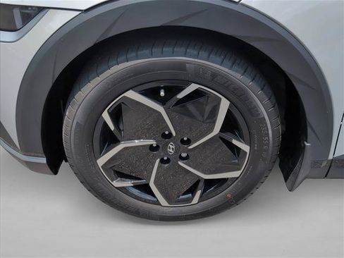 Used 2024 Hyundai Ioniq 5 SEL RWD image 24