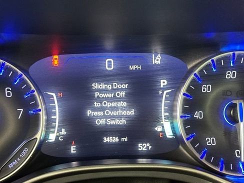 Used 2023 Chrysler Pacifica Touring-L w/ S Appearance Package image 18