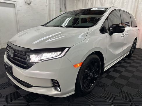 Used 2024 Honda Odyssey Sport image 5