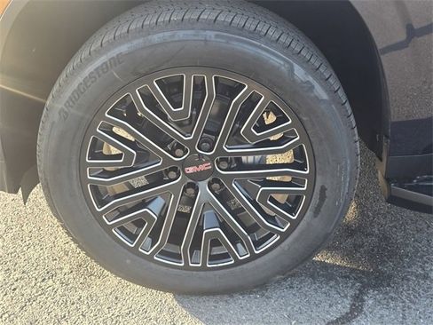 New 2026 GMC Yukon Elevation image 9