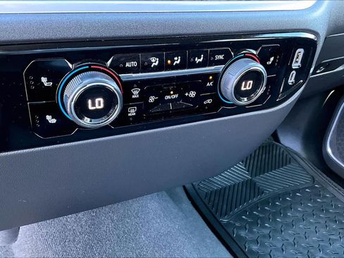 Used 2022 Chevrolet Silverado 1500 LT image 34