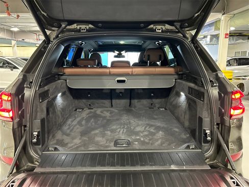Used 2023 BMW X5 xDrive40i w/ M Sport Package image 29