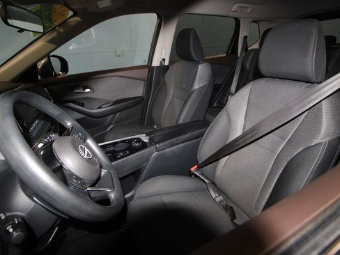 Used 2023 Nissan Rogue SV image 4