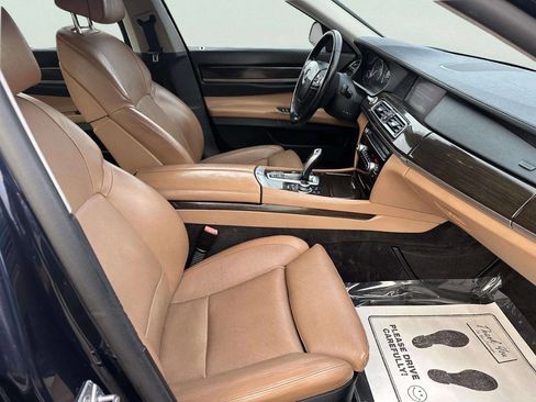 Used 2011 BMW 750i xDrive 750i xDrive AWD 4dr Sedan image 19