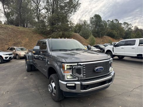 Used 2022 Ford F350 Lariat w/ Lariat Ultimate Package image 3
