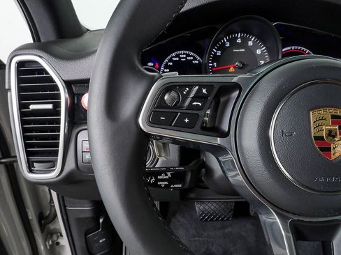 Certified 2022 Porsche Cayenne AWD/4WD image 10