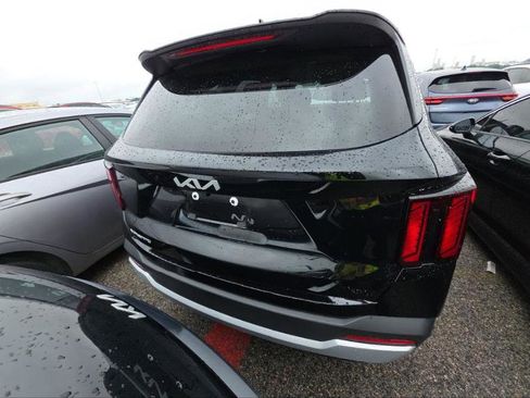 Used 2025 Kia Sorento LX FWD image 11