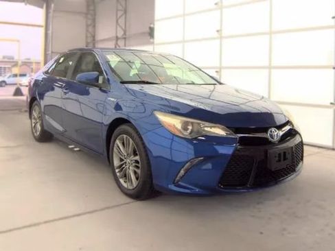 Used 2016 Toyota Camry SE FWD image 4