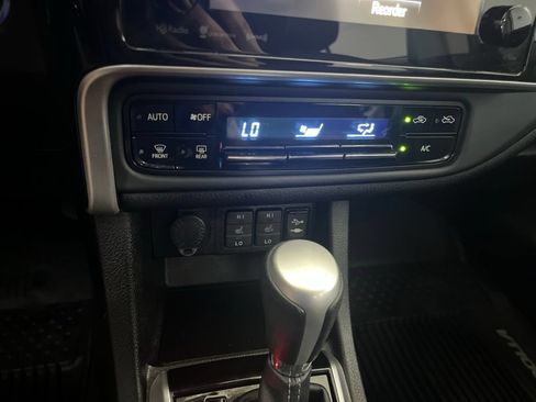 Used 2018 Toyota Corolla XLE FWD image 67