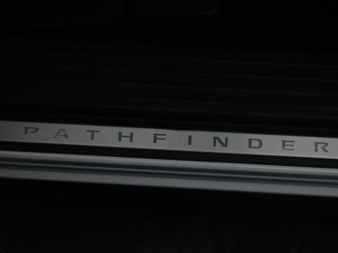 Used 2025 Nissan Pathfinder Platinum w/ Cargo Package AWD/4WD image 15