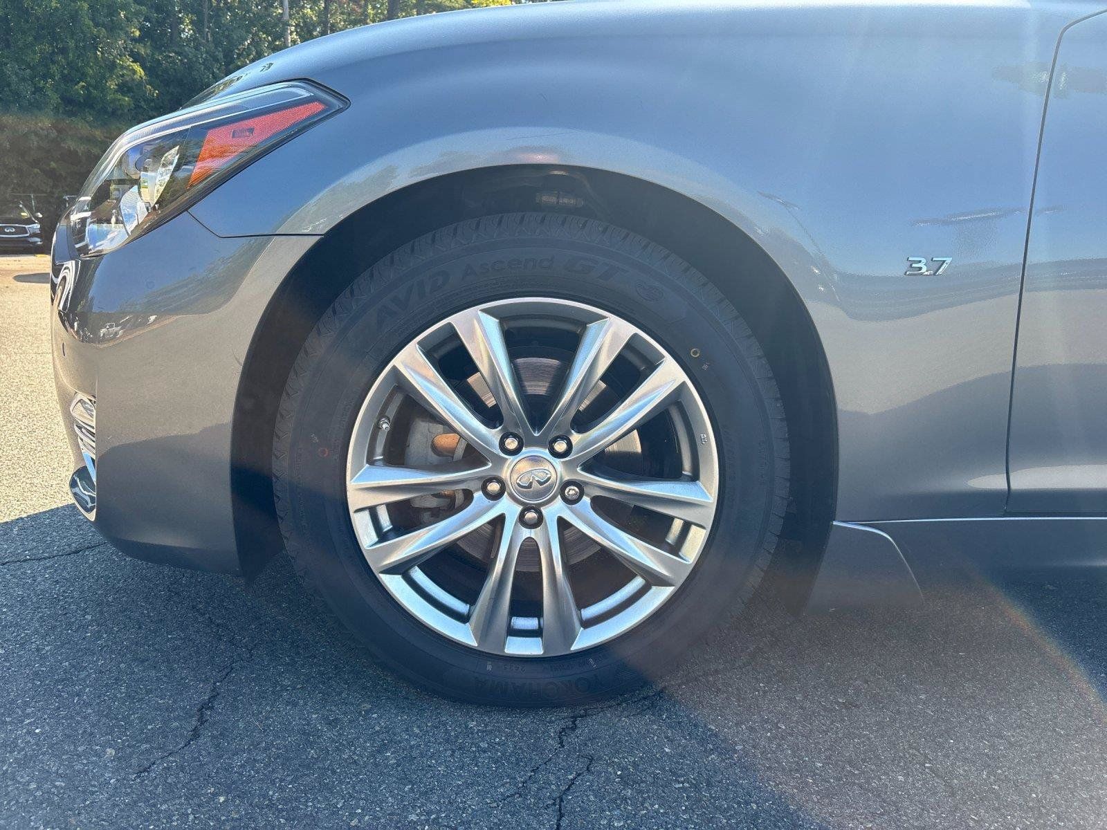 Used 2015 INFINITI Q70 3.7 w/ Technology Package RWD image 10