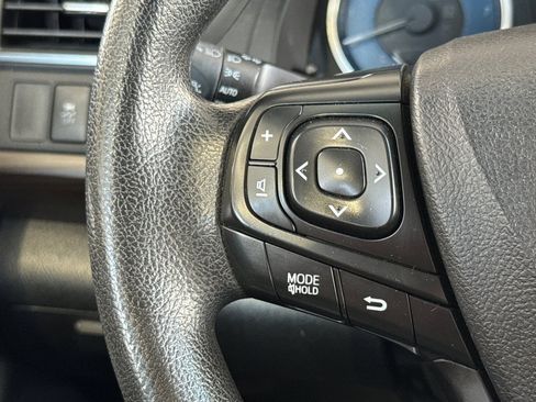 Used 2016 Toyota Camry LE FWD image 29
