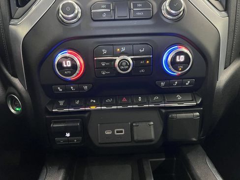 Used 2021 GMC Sierra 2500 SLT w/ SLT Premium Package AWD/4WD image 15