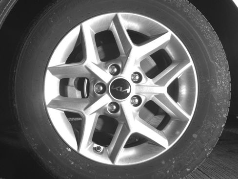 Used 2025 Kia Soul LX w/ LX Technology Package image 12