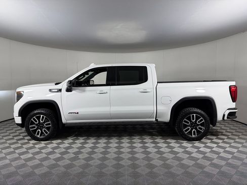 Used 2024 GMC Sierra 1500 AT4 w/ AT4 Premium Package AWD/4WD image 11