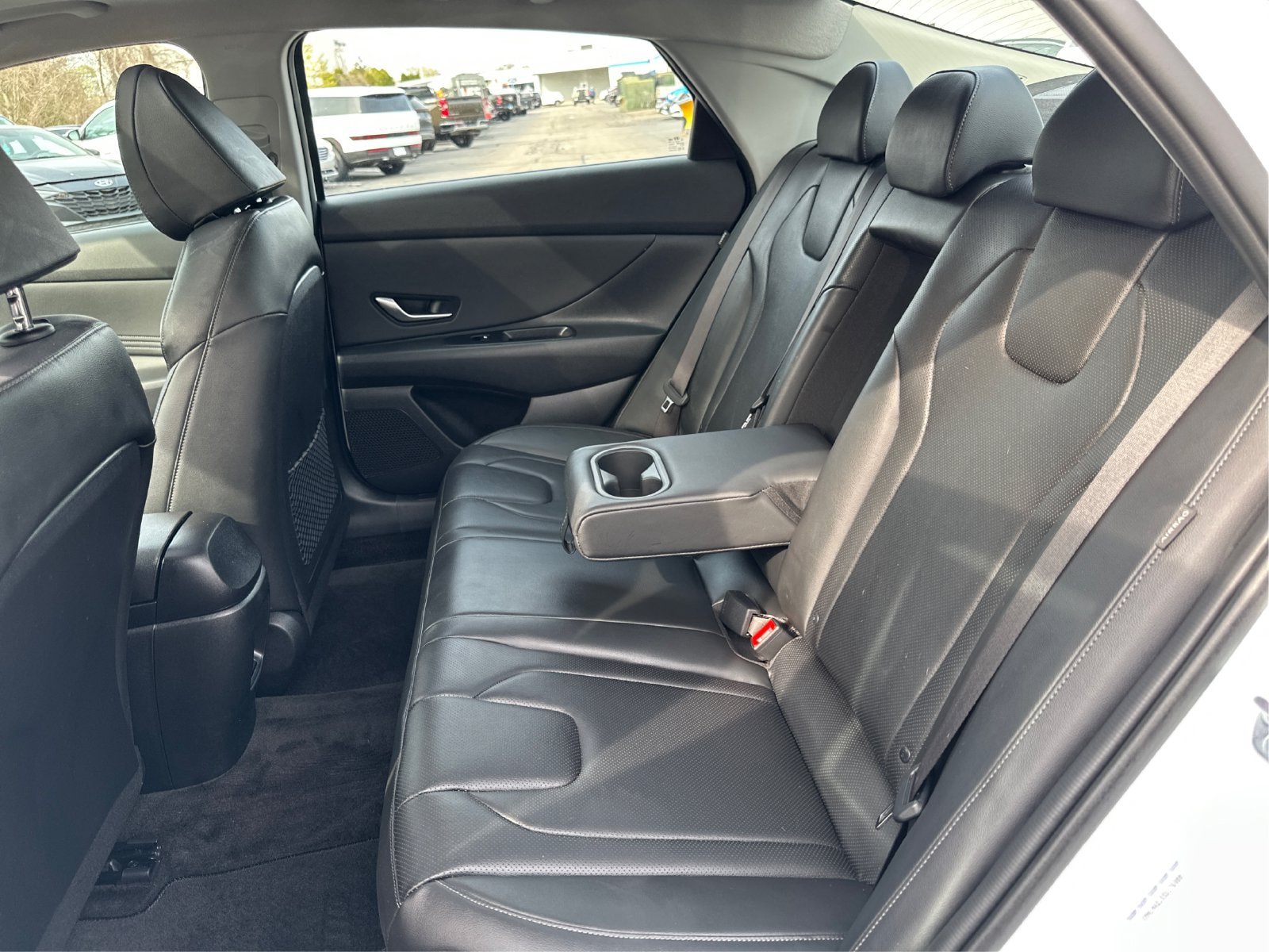 Certified 2025 Hyundai Elantra Limited w/ Cargo Package FWD image 10