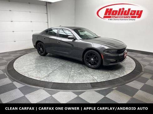 Used 2017 Dodge Charger SXT AWD/4WD image 1