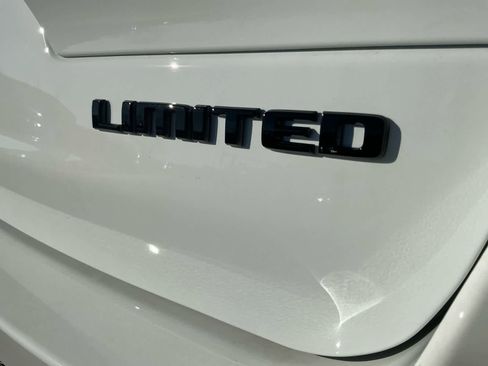 New 2025 Jeep Grand Cherokee L Limited w/ Luxury Tech Group II image 18