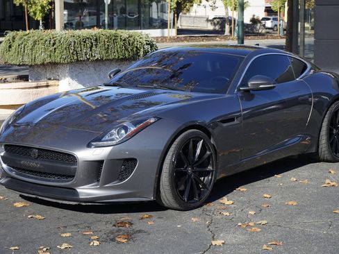 Used 2017 Jaguar F-TYPE Coupe image 2