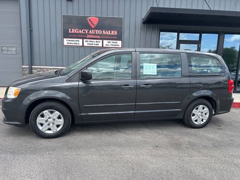 Used 2012 Dodge Grand Caravan American Value Package FWD image 2