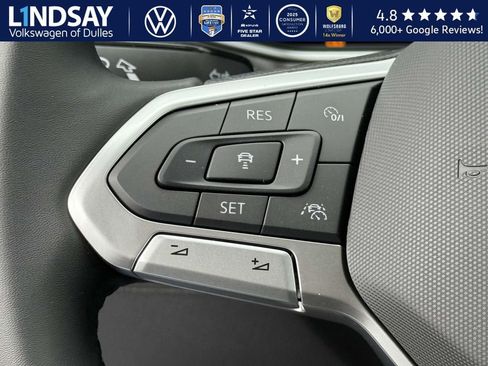 New 2025 Volkswagen Taos SE image 16