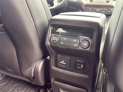 Used 2017 GMC Acadia Denali w/ Technology Package FWD image 30