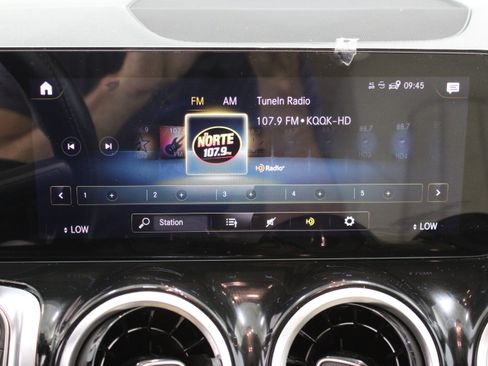 Used 2022 Mercedes-Benz GLB 250 image 18