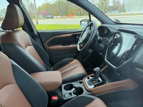 Used 2025 Subaru Forester Touring AWD/4WD image 25