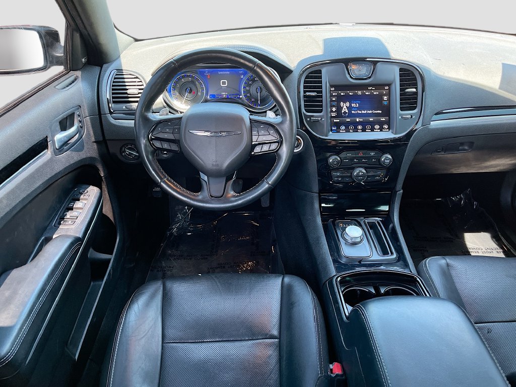 Used 2022 Chrysler 300 S w/ Comfort Group RWD image 22