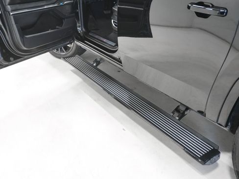 Used 2024 Jeep Grand Wagoneer L Series II w/ Quick Order Packagew 28T image 10