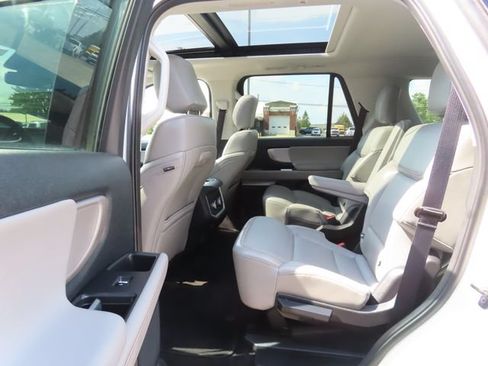 Used 2025 Ford Expedition Active AWD/4WD image 21