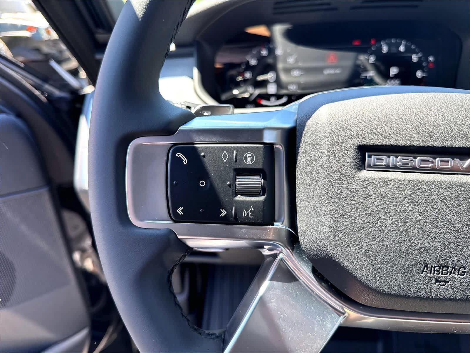 New 2026 Land Rover Discovery Dynamic SE AWD/4WD image 17