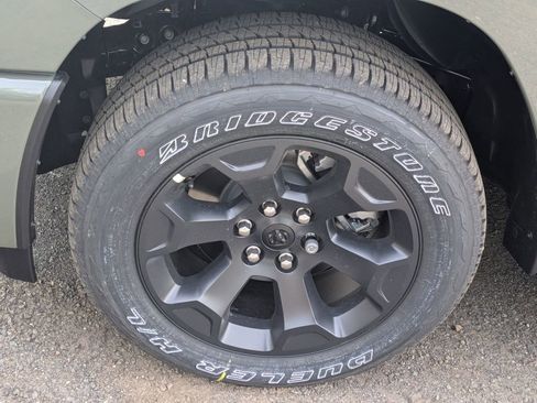New 2026 RAM 1500 Express AWD/4WD image 9