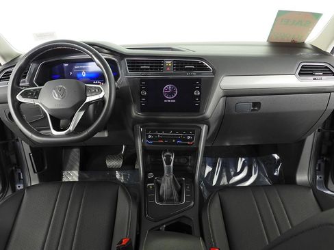 Used 2022 Volkswagen Tiguan SE image 25