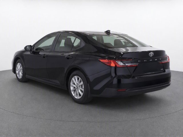 Used 2025 Toyota Camry LE FWD image 4