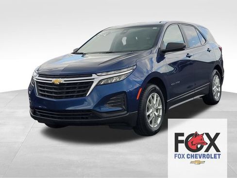 Used 2022 Chevrolet Equinox LS w/ LS Convenience Package AWD/4WD image 1