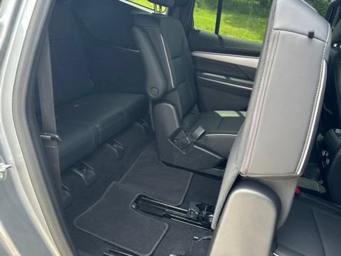 Used 2025 Buick Enclave Preferred AWD/4WD image 47