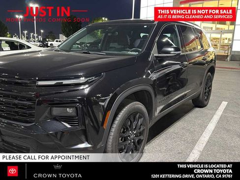 Used 2024 Chevrolet Traverse LT w/ Midnight/Sport Edition FWD image 1