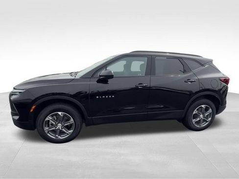 Certified 2024 Chevrolet Blazer LT w/ Convenience Package FWD image 3