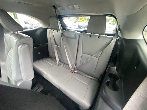 Used 2023 Toyota Highlander XLE AWD/4WD image 29