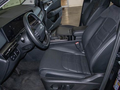 Used 2026 Kia Sportage SX FWD image 8