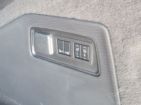 Used 2023 Cadillac Escalade Sport Platinum AWD/4WD image 86